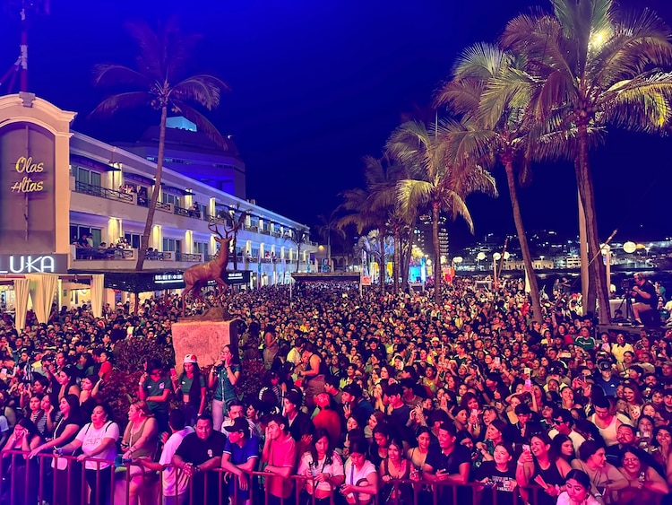 Más de 16 mil locales y turistas se congregaron en la emblemática zona de Olas Altas para la celebración mundialista.