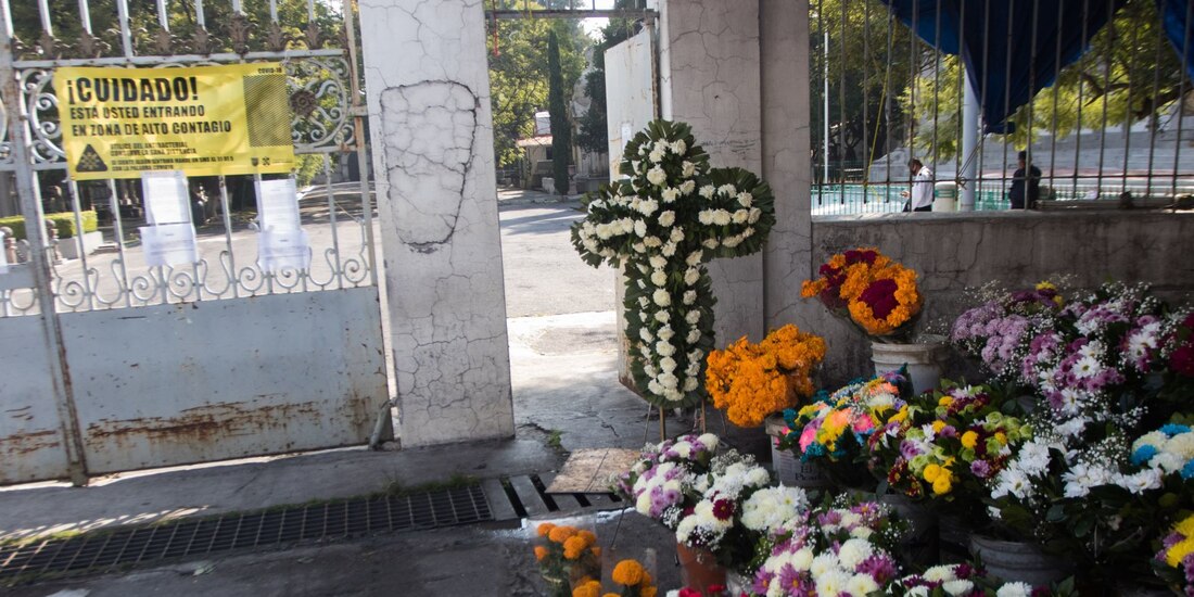 En noviembre los panteones anunciaron cierres para evitar aglomeraciones por el festejo de día de muertos.