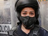 Mujer policía