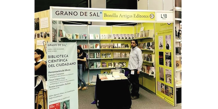 Stands de editoriales independientes en diversas ferias del libro.