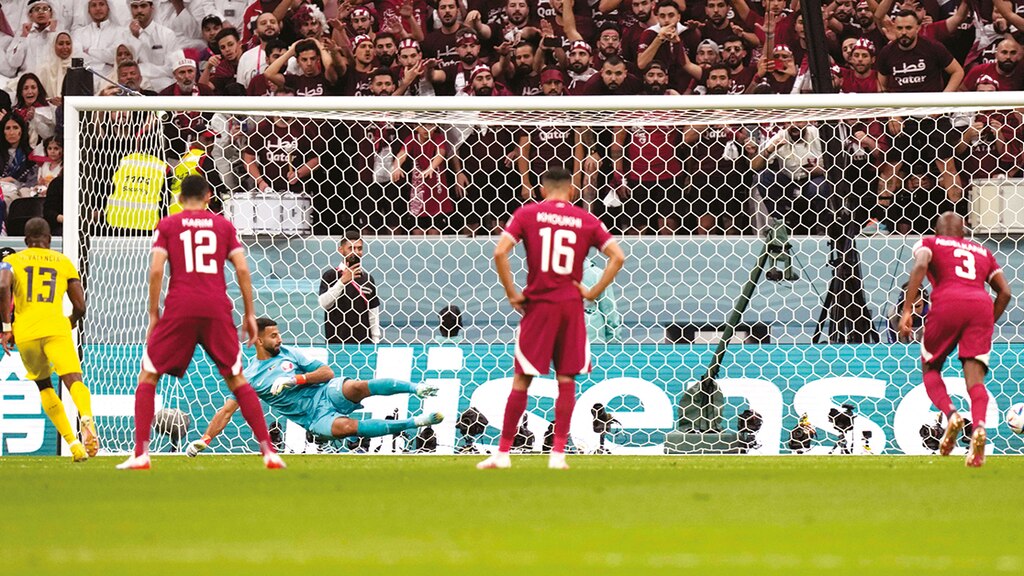 Valencia en su primer gol desde los 11 pasos, ayer.