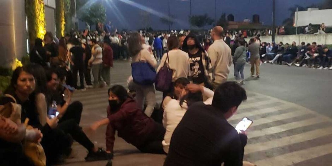 Desalojan plaza comercial de Cuernavaca por supuesta amenaza de bomba