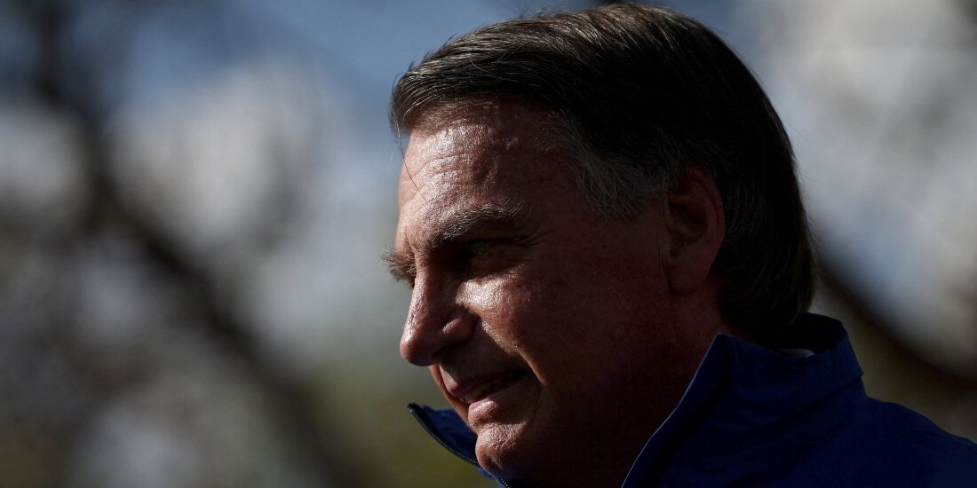 Ordenan arresto domiciliario para Jair Bolsonaro, ex presidente de Brasil.