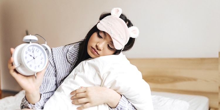 Si padeces insomnio, acude a un especialista para evitar que sea crónico.