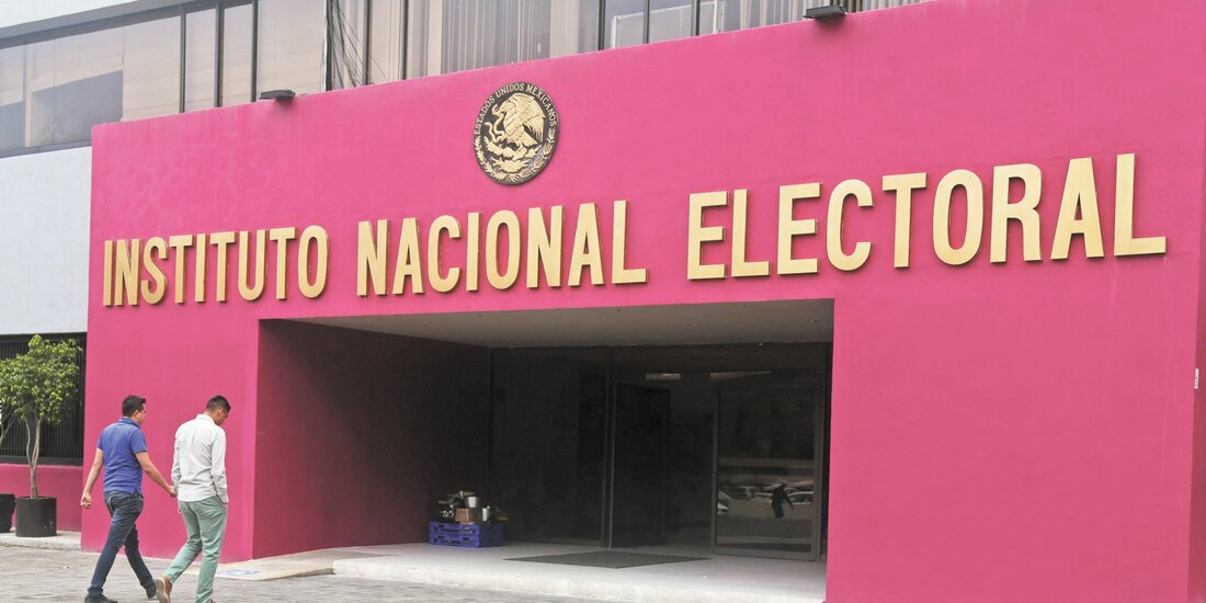 INE niega medidas cautelares al PRI para sacar del aire el programa de Martes del Jaguar de Lauda Sansores