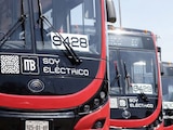 Un autobús biarticulado del Metrobús de la CDMX mide 24 metros de largo y sustituye 160 automóviles particulares y transporta hasta 240 personas. El segundo más usado.