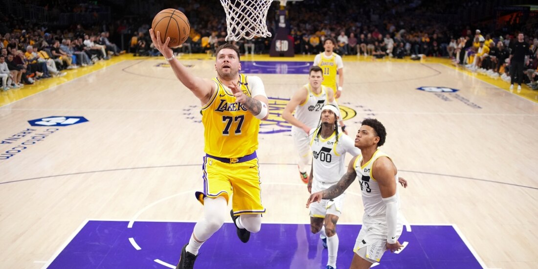 Luka Doncic debuta como jugador de los Lakers