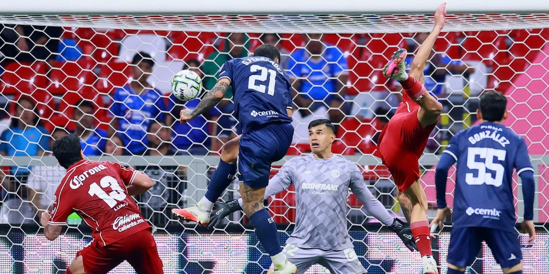 Gabriel 'Toro' Fernández consiguió el gol del empate de Cruz Azul ante Toluca al minuto 95.