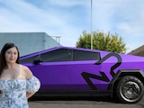 La Cybertruck lila que volvió reconocible a “La Nicholette”