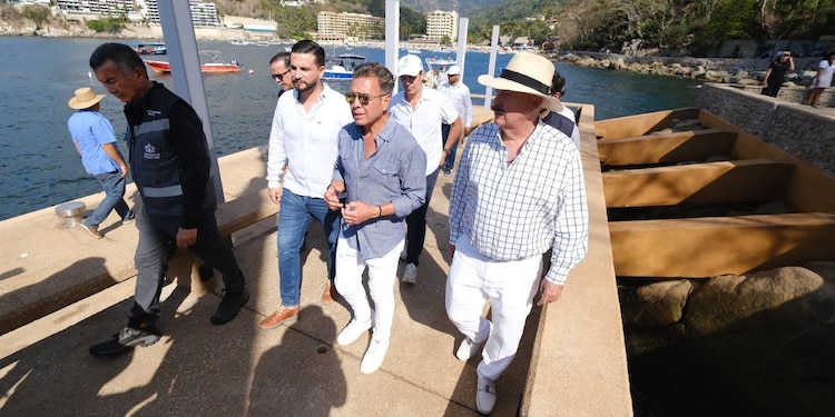 El muelle de Mismaloya fue intervenido para reforzar su infraestructura e incorporar señalización de piedra .