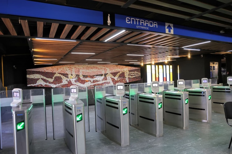 Los trabajos de mantenimiento mayor en la Línea 2 incluyeron la sustitución de sistemas electrónicos y la recuperación de siete trenes.