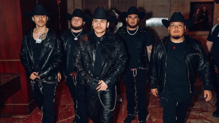 El cantante liquidó la deuda hospitalaria de la mamá de Kimberly Loaiza