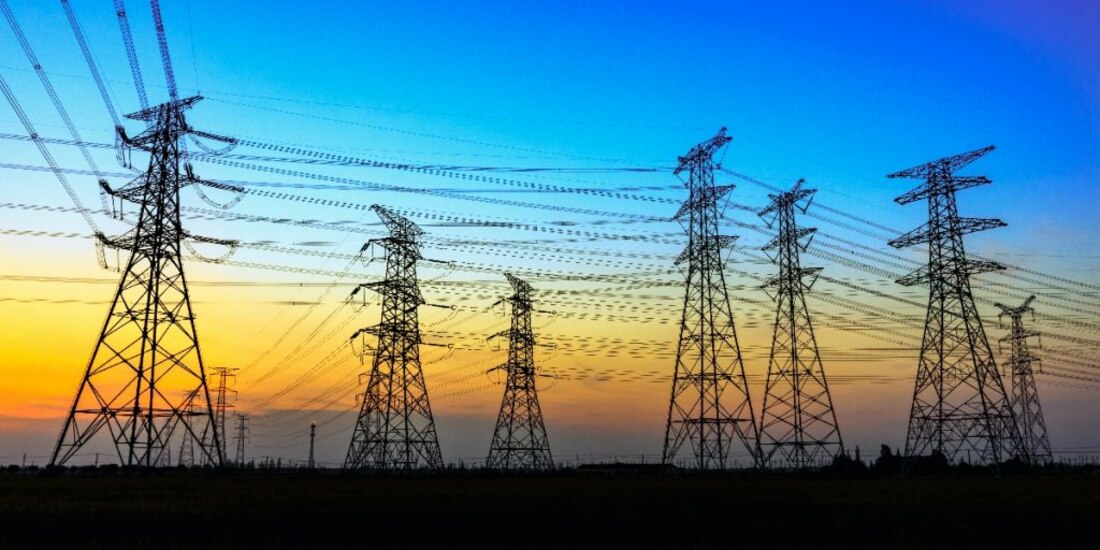 Busca Gobierno indagar a juez que frenó temporalmente ley eléctrica.