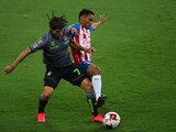 Ignacio Malcorra y José Juan Vázquez durante el último Chivas-Atlas en la Copa por México el pasado 4 de julio.