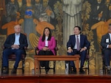 Mario Delgado, Angélica Noemí Juárez y Gabriel Cámara durante la presentación del modelo educativo comunitario.