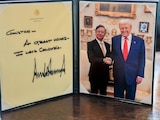 Petro comparte dedicatoria que le escribió Trump al terminar reunión en la Casa Blanca.