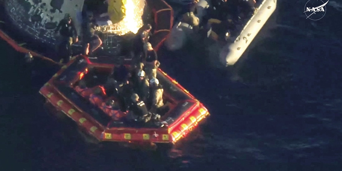 LOS ASTRONAUTAS fueron extraídos por la Marina, ayer.