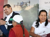 Alejandro Armenta entrega obra comunitaria y apoyos al campo en San José Chiapa.