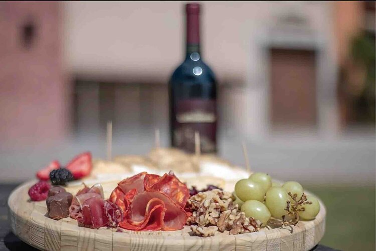 Habrá degustación de alimentos y cata de bebidas.