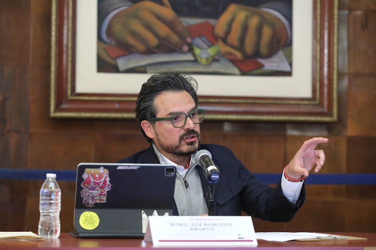 El director general del IMSS, Zoé Robledo Aburto, y el secretario de Trabajo, Marath Baruch Bolaños López, en conferencia de prensa el 12 de octubre de 2026.