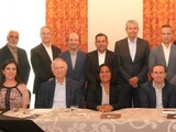 ANCH reconoce a Abelina López por impulsar la reactivación turística de Acapulco.
