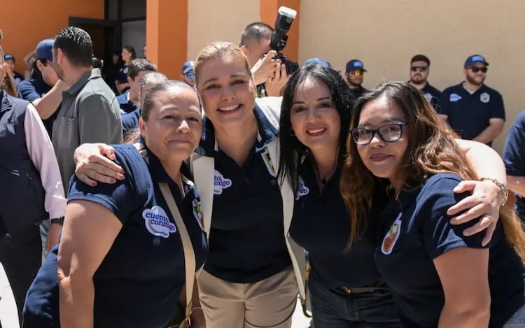 La mandataria estatal reconoce la labor de los empleados públicos durante el tercer aumento consecutivo a su remuneración.
