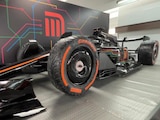 Automovilismo deportivo en las instalaciones del Metro.