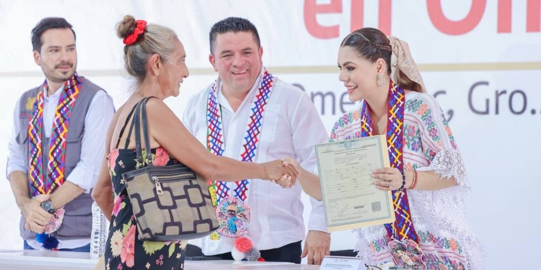 ‘La Costa Chica es prioridad, la estamos atendiendo con obras y acciones:’, afirma Evelyn Salgado.