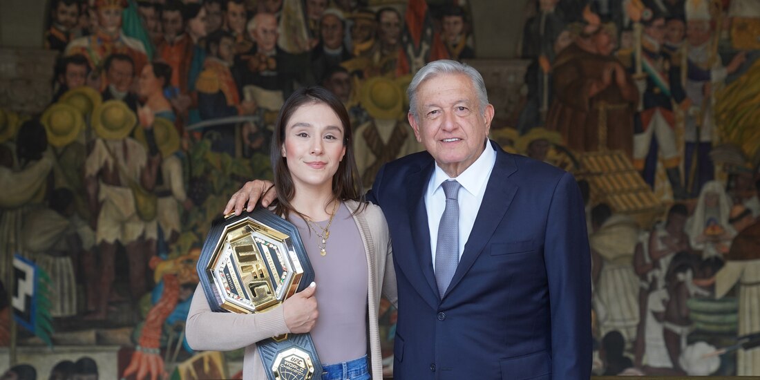 Alexa Grasso fue recibida por AMLO en Palacio Nacional.