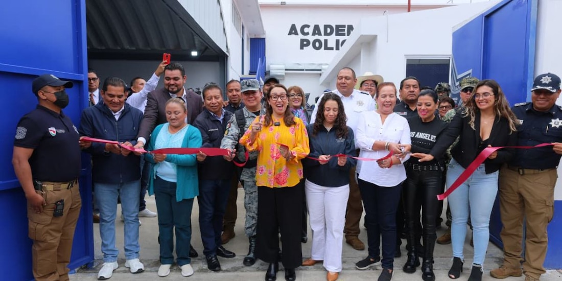 Azucena Cisneros inaugura la remodelación de la Academia de Policía de Ecatepec con una inversión de 20 millones de pesos.
