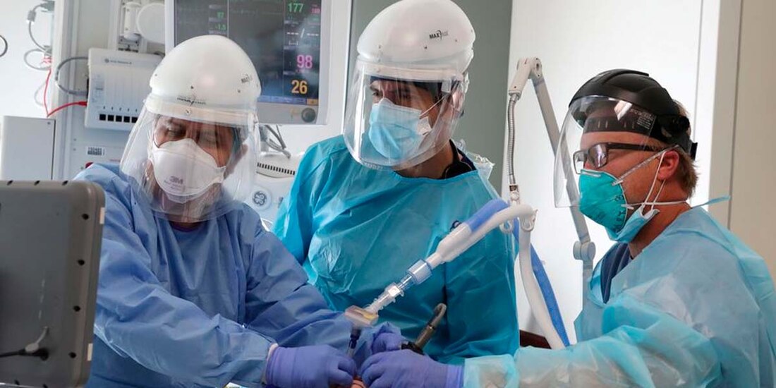 El promedio nacional de hospitalizaciones por COVID-19 para siete días era de 60 mil pacientes, por debajo del pico del invierno pasado, pero 50 por ciento mayor que a inicios de noviembre