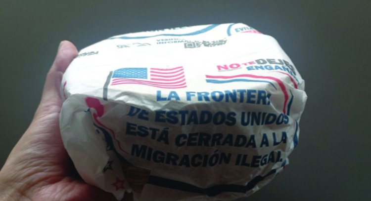 Envoltura de tortillas con la bandera de EU se hizo pública ayer en Jalisco.