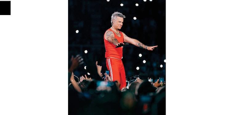El cantante británico conviviendo de cerca con sus fans.