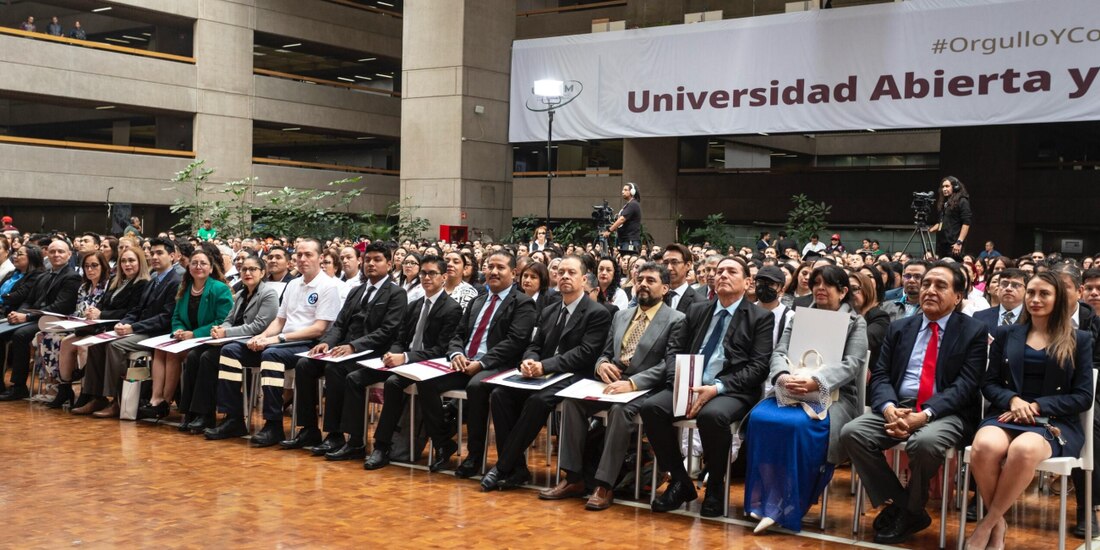 Imagen de los graduados de la Universidad Abierta y a Distancia, el 12 de julio.
