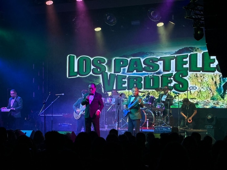 Los Pasteles Verdes, durante el espectáculo El Universo Romántico.
