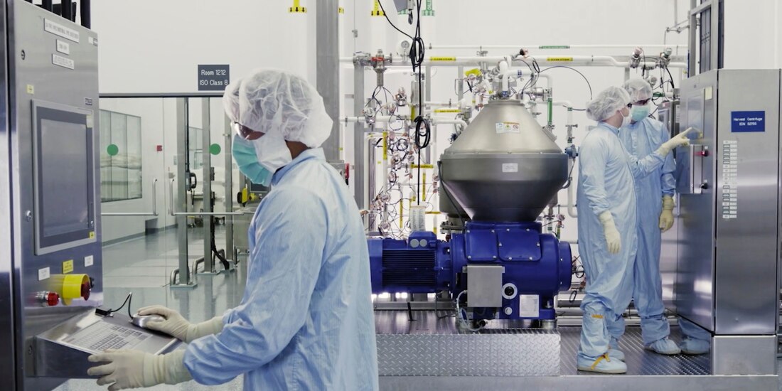 Científicos de Regeneron Pharmaceuticals, el 2 de octubre de 2020.)