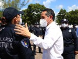 El Gobernador Carlos Joaquín con fuerzas seguridad.