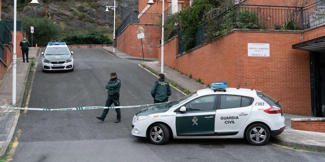 Caen 2 menores por presuntamente haber matado a su madre adoptiva; fingieron hasta un secuestro.