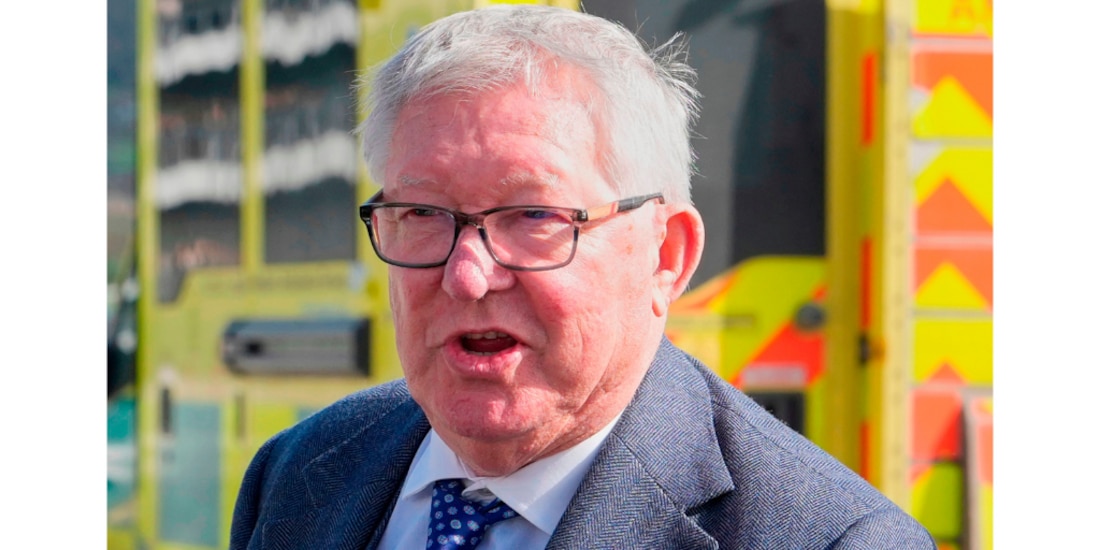 Alex Ferguson ingresó al hospital tras molestias.