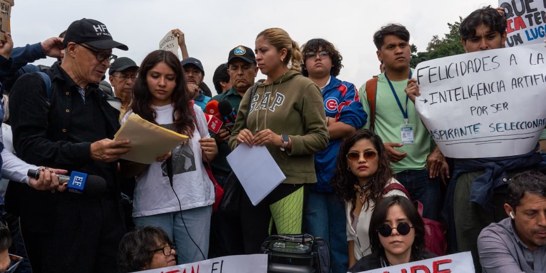 Estudiantes de la UNAM se manifestaron contra el examen de admisión a Licenciatura 2026 por la presencia de "trampas" y "ayudas".
