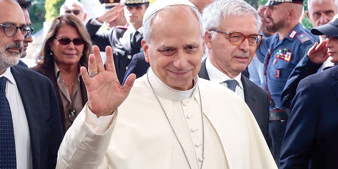El Papa León llega al Hospital Gemelli antes de la cirugía en Roma, ayer.