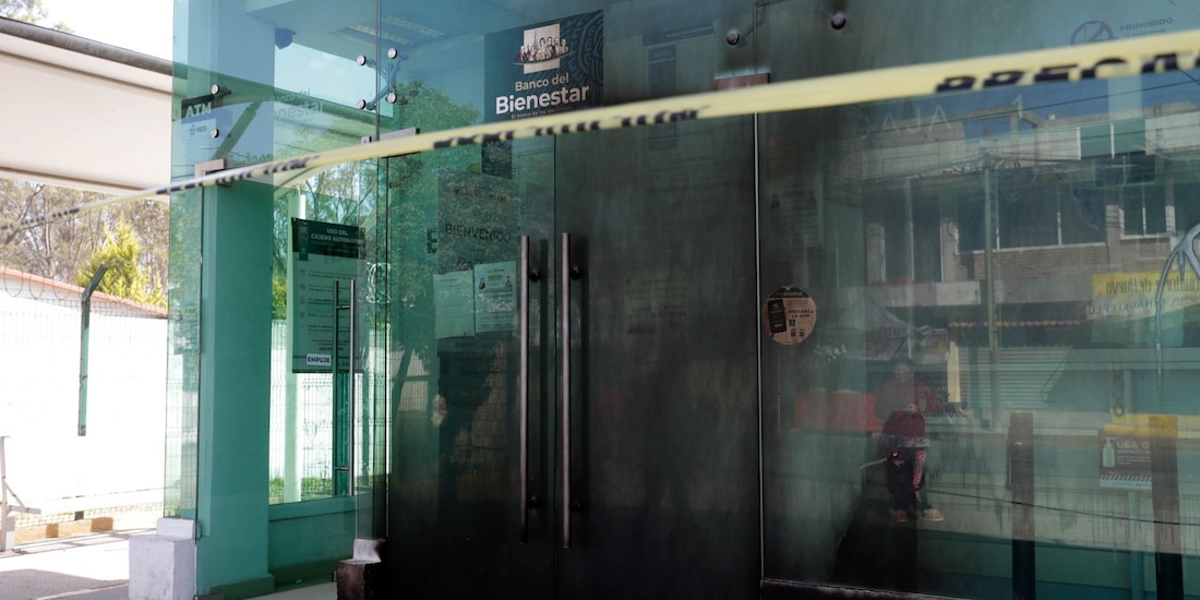 Una sucursal del Banco del Bienestar incendiada en Puebla