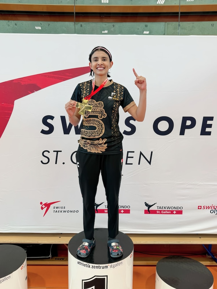 Fabiola Villegas tras ganar la medalla de oro en Suiza.