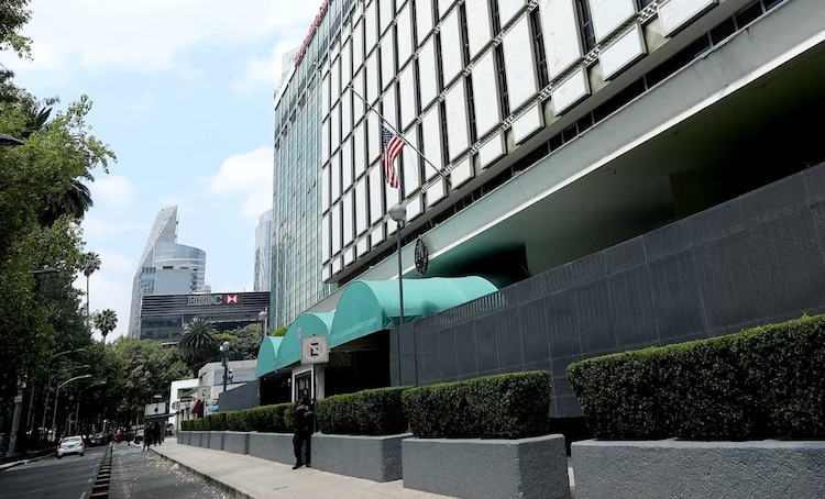 En fotografía de archivo, la embajada de EU en México.