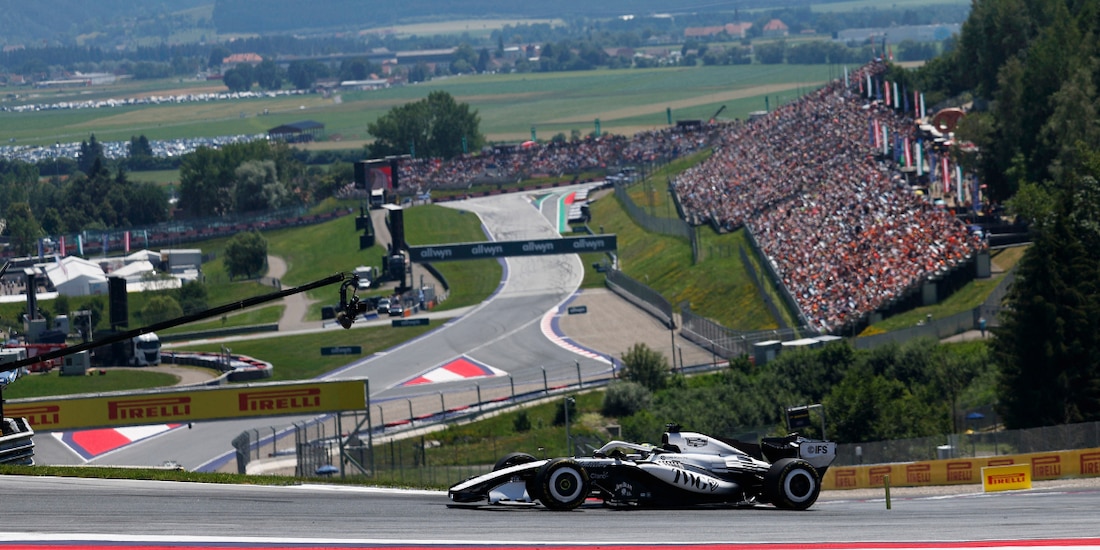 El Cadillac de Checo Pérez en una práctica del Gran Premio de Austria de F1.