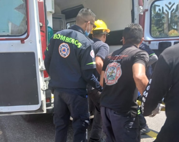 Accidente en Viaducto Diamante, en Acapulco, deja al menos seis muertos.