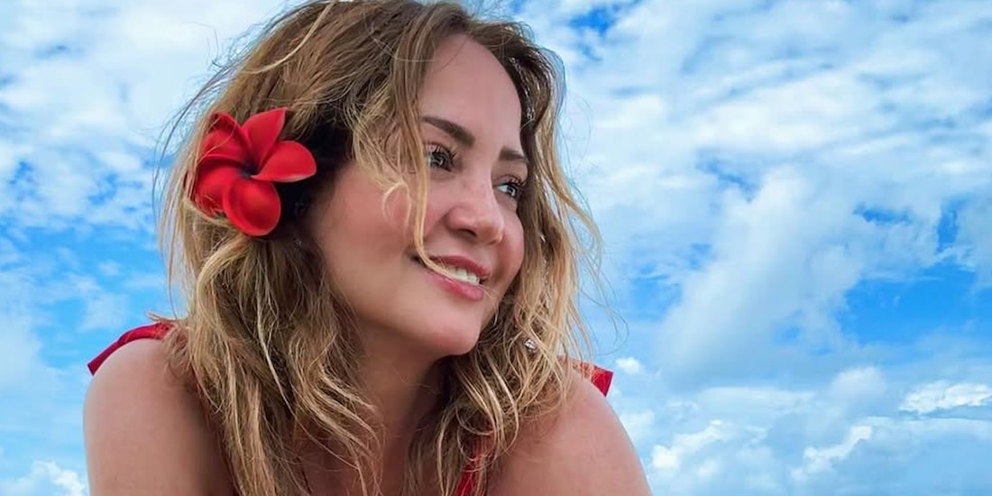 Andrea Legarreta presume figura en traje de baño rojo en Año Nuevo