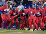 Jugadores de Cuba durante su partido ante Estados Unidos en el Clásico Mundial de Beisbol.