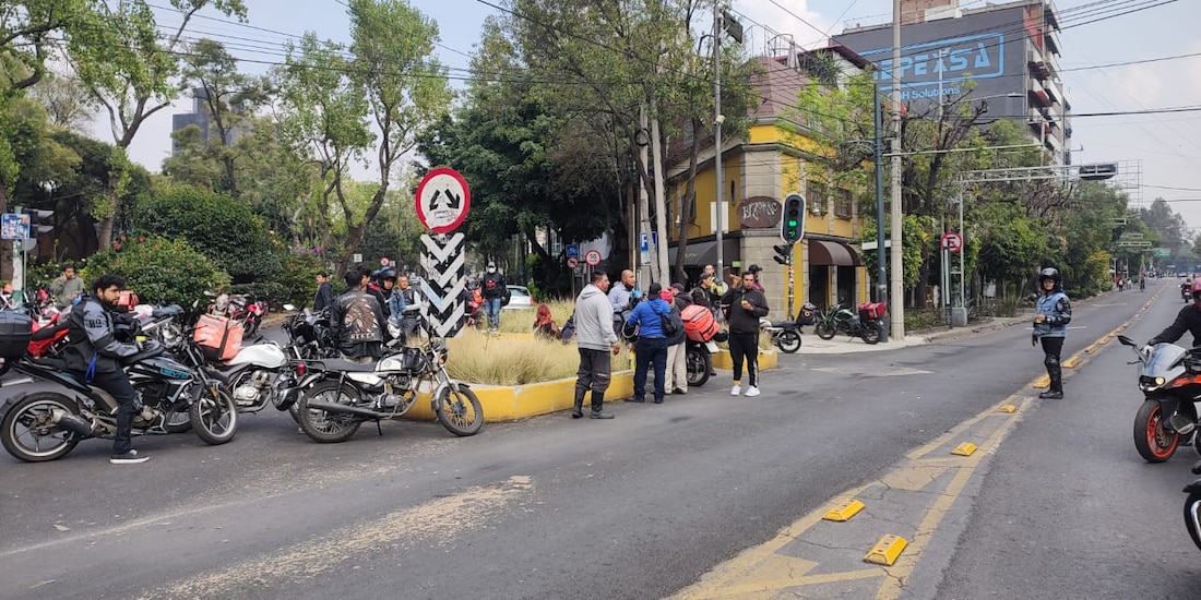 Motociclistas realizan bloqueos contra nuevo reglamento de tránsito de la CDMX