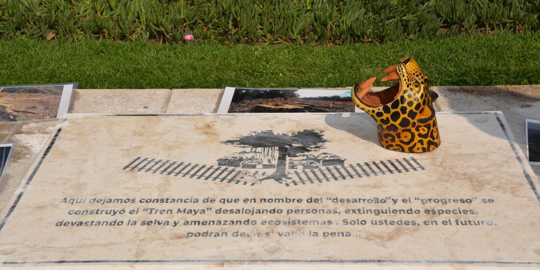 Colocan placa organizaciones contra Tren Maya en CDMX.